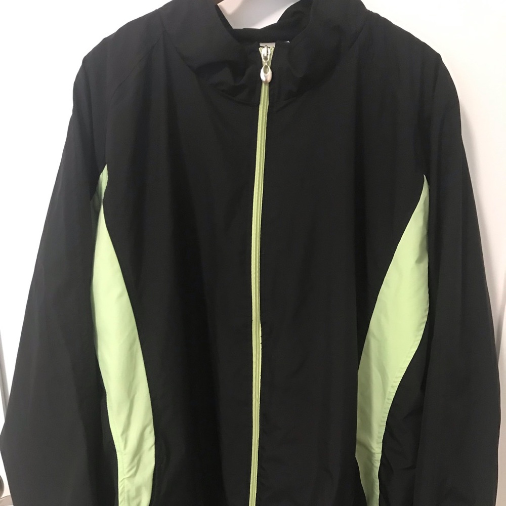 Lightweight windbreaker with matching pants